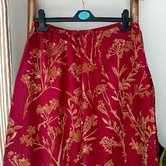 Luxury Spanish Brand Retro Red Maxi Skirt - Picture 10 of 11